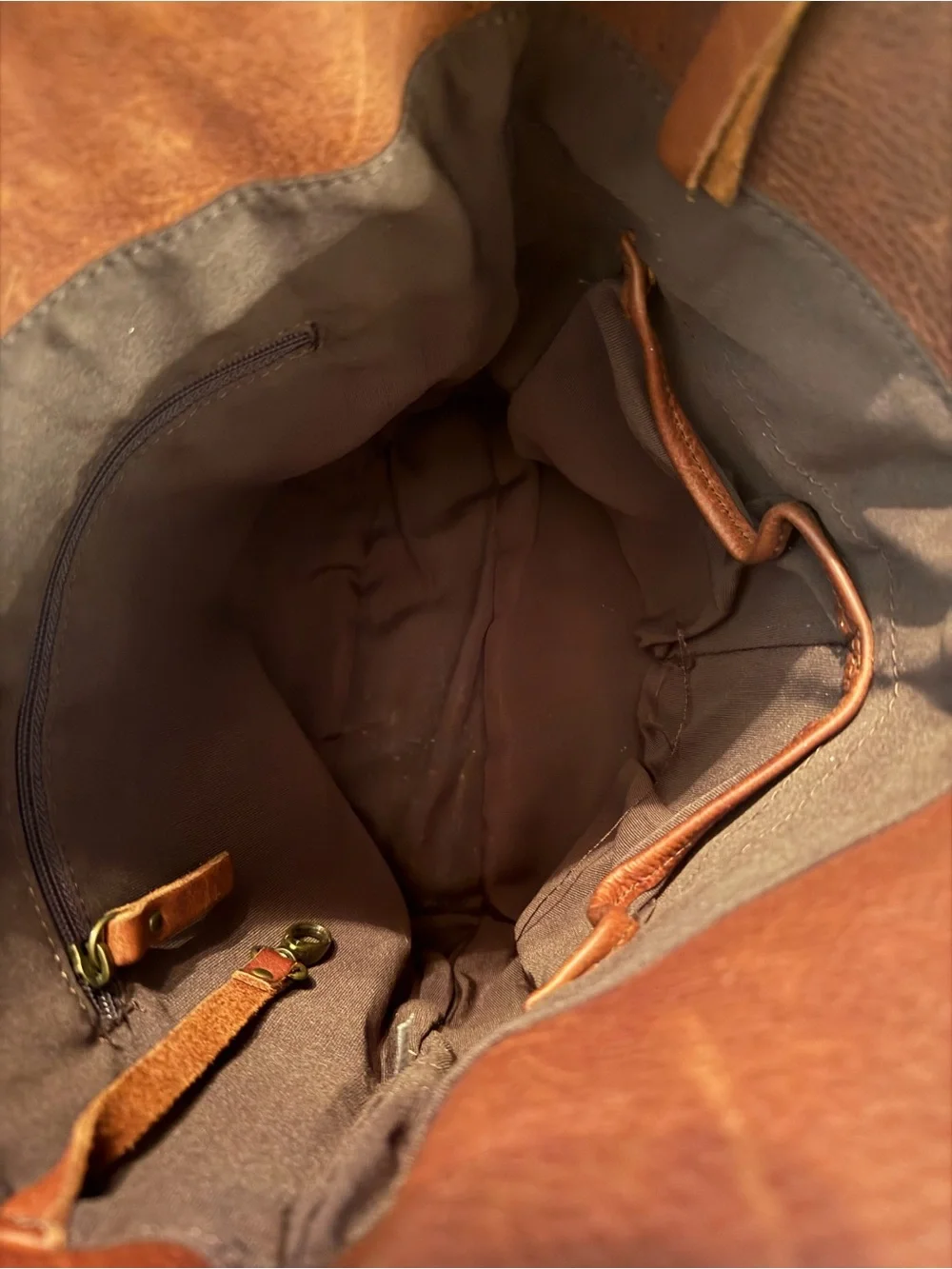 Duluth Trading Co. Women’s Lifetime Leather Crossbody Bag #48703 — discontinued